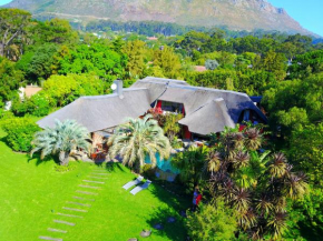 Отель Thulani River Lodge  Хаут-Бее